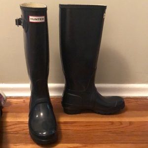 Hunter Gloss Tall Boots Size 5M